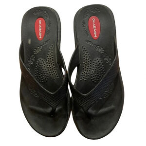 Okabashi women’s black flip flop size small vacation!!